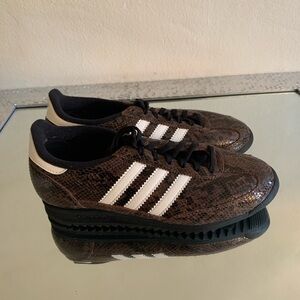 Adidas  New Women’s Snakeskin Black and Brown Sneakers